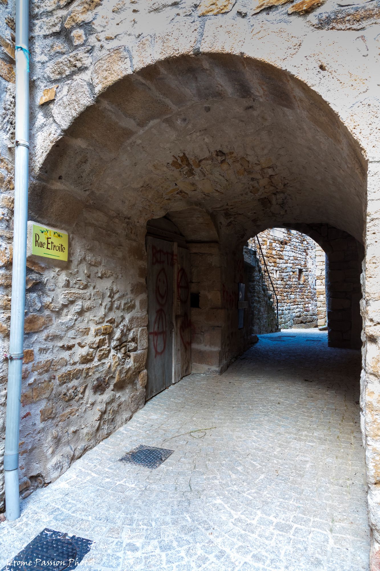 La rue étroite de Vinezac