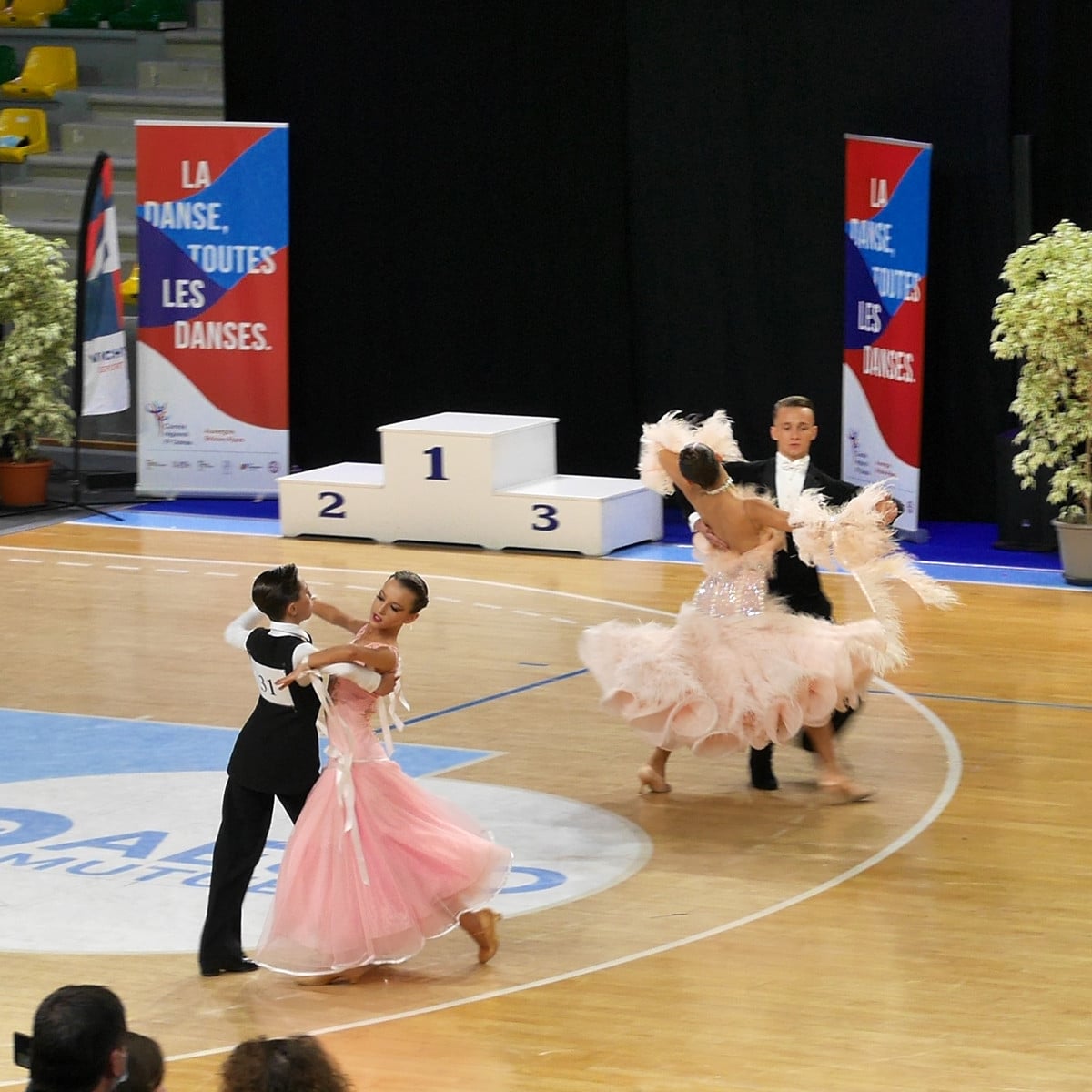 Samedi dansant et sportif au Centre Omnisports