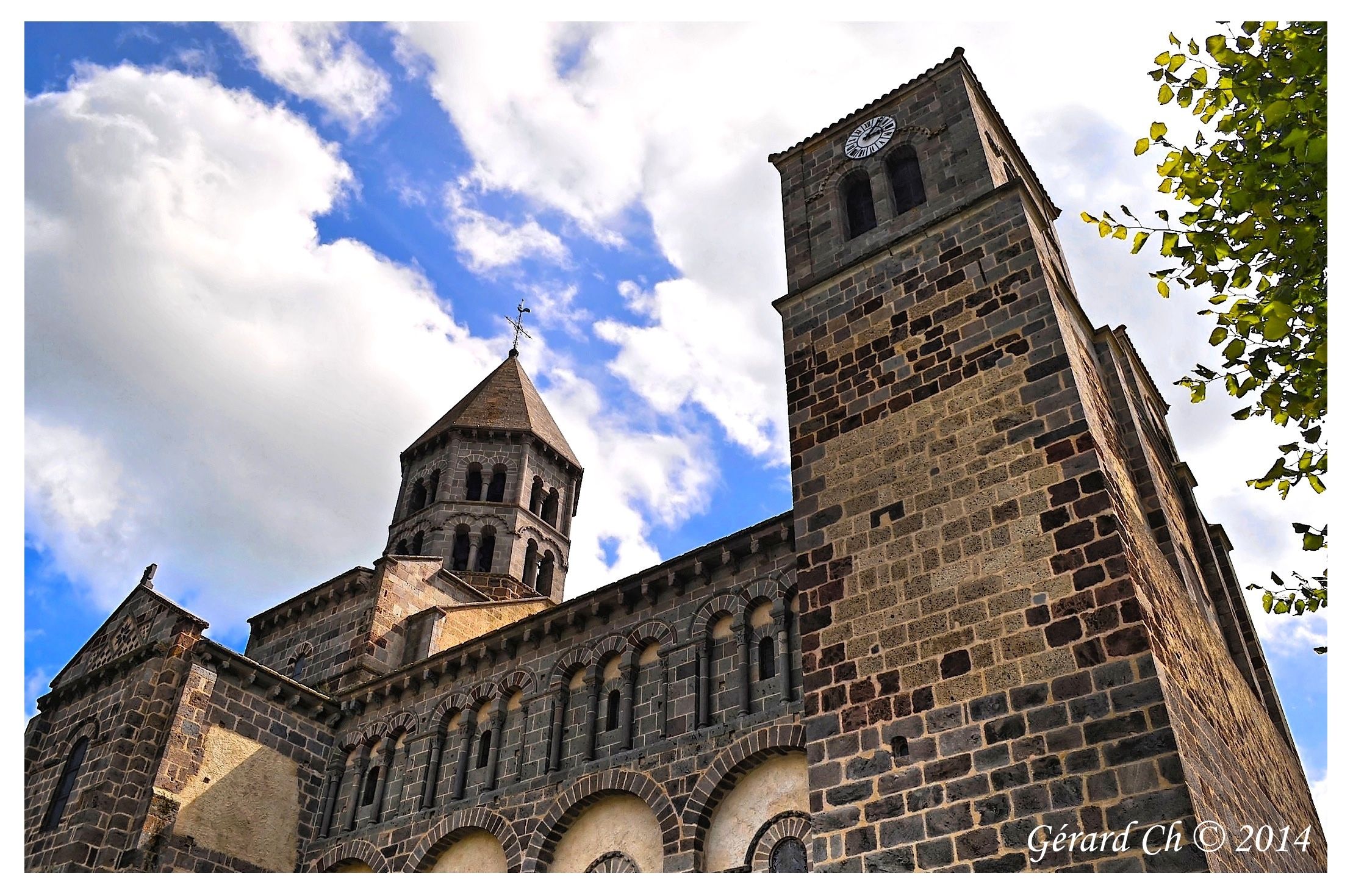Église romane de Saint-Nectaire - Sancy - Gérard Charbonnel