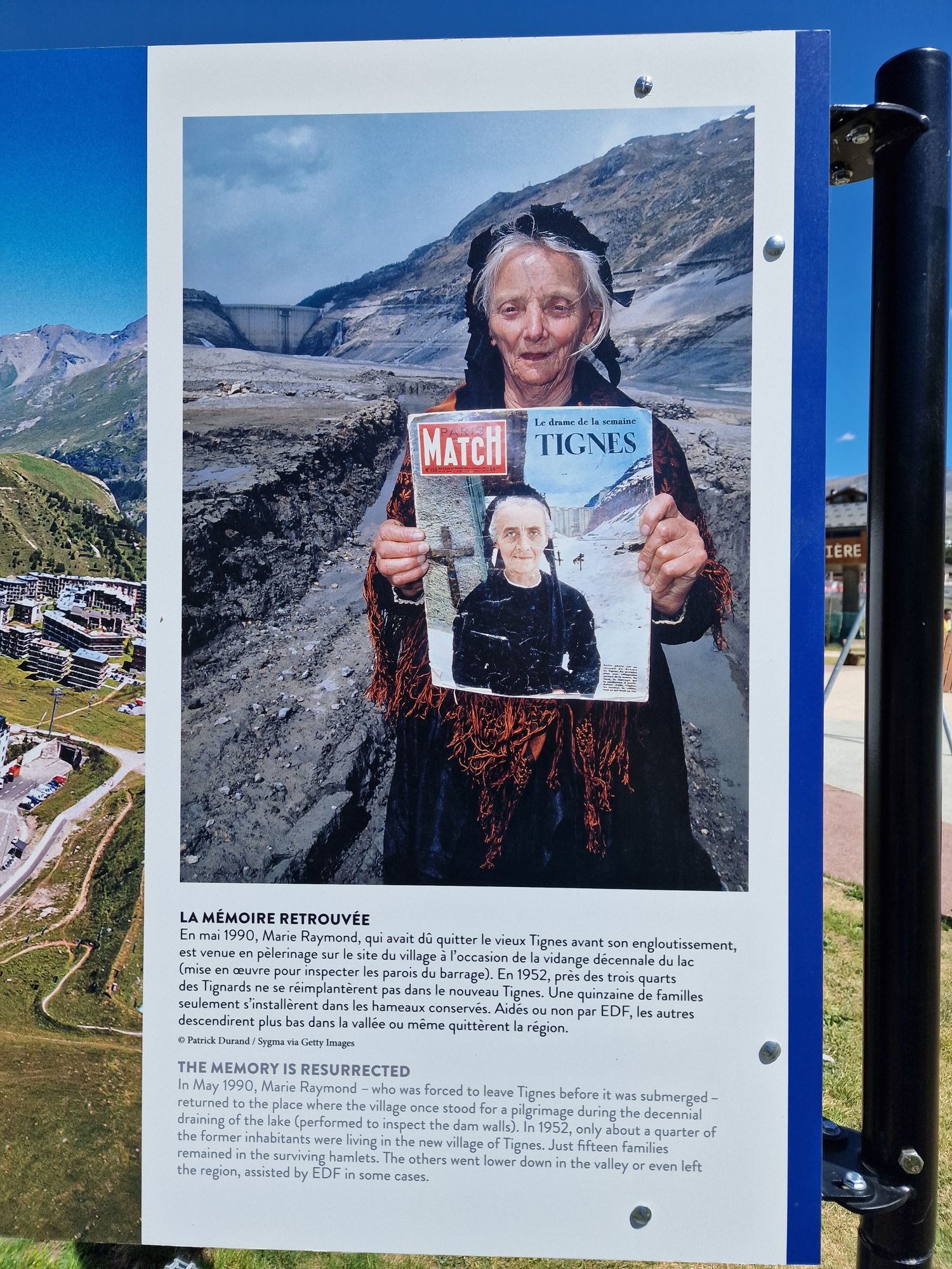 Exposition photo Paris Match anniversaire 70 ans du village de Tignes englouti sous les eaux du Barrage du Chevril en 1952