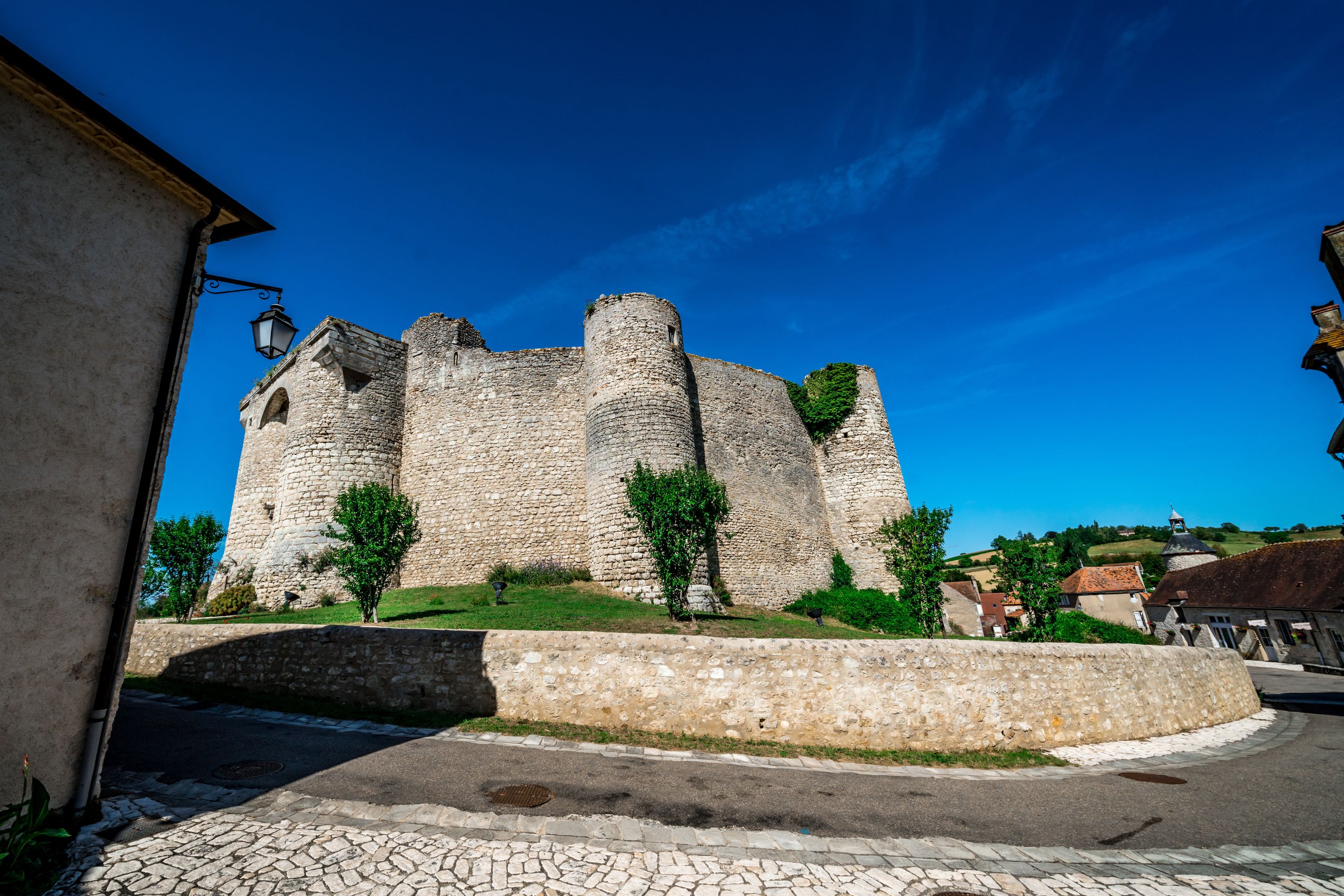 Billy, un village de caractère avec son château