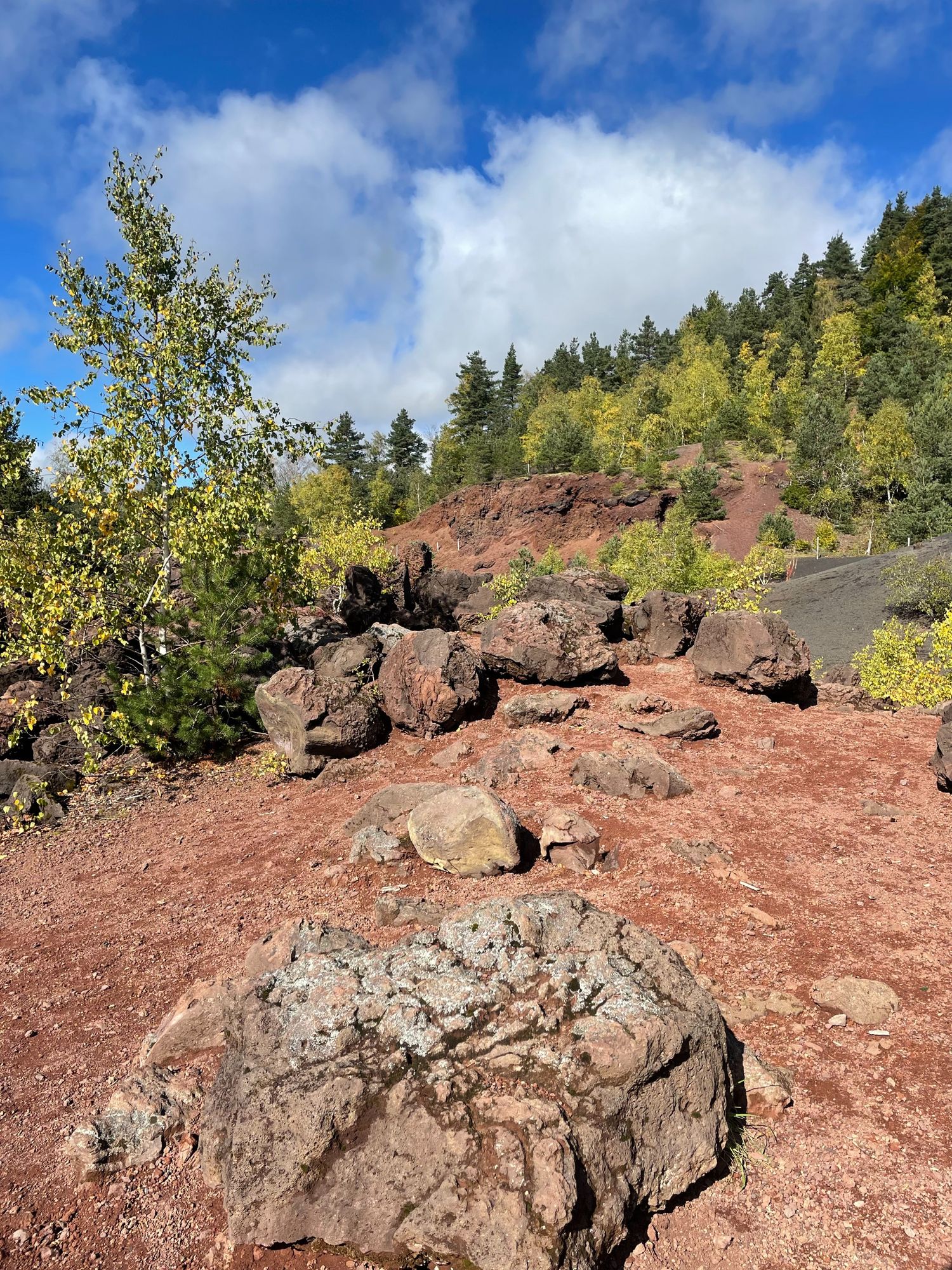 bombes volcaniques cratère du Puy de la Vache