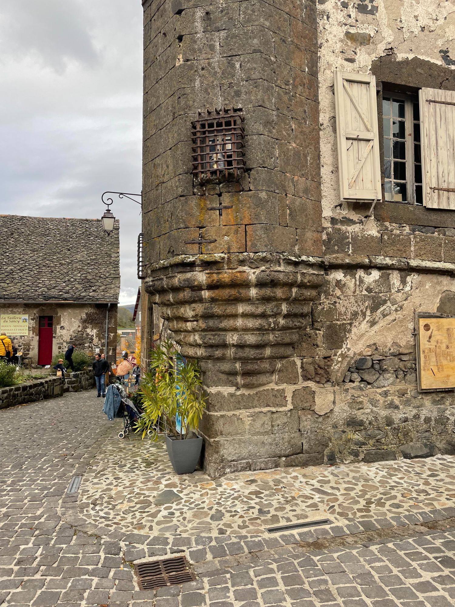 Photo du village de Salers dans le Cantal