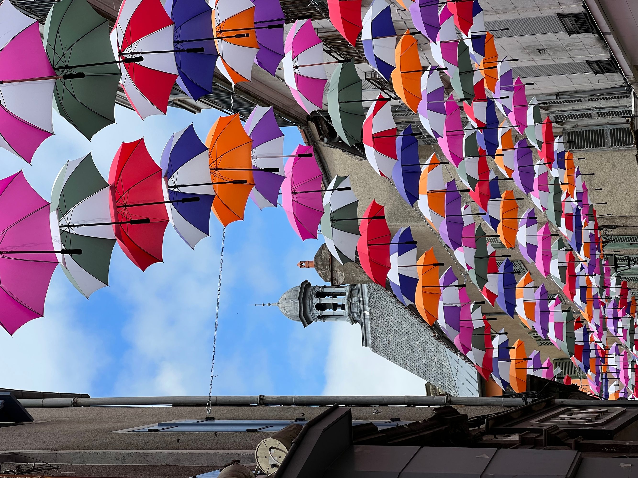 Parapluies dans les rues d'Aurillac