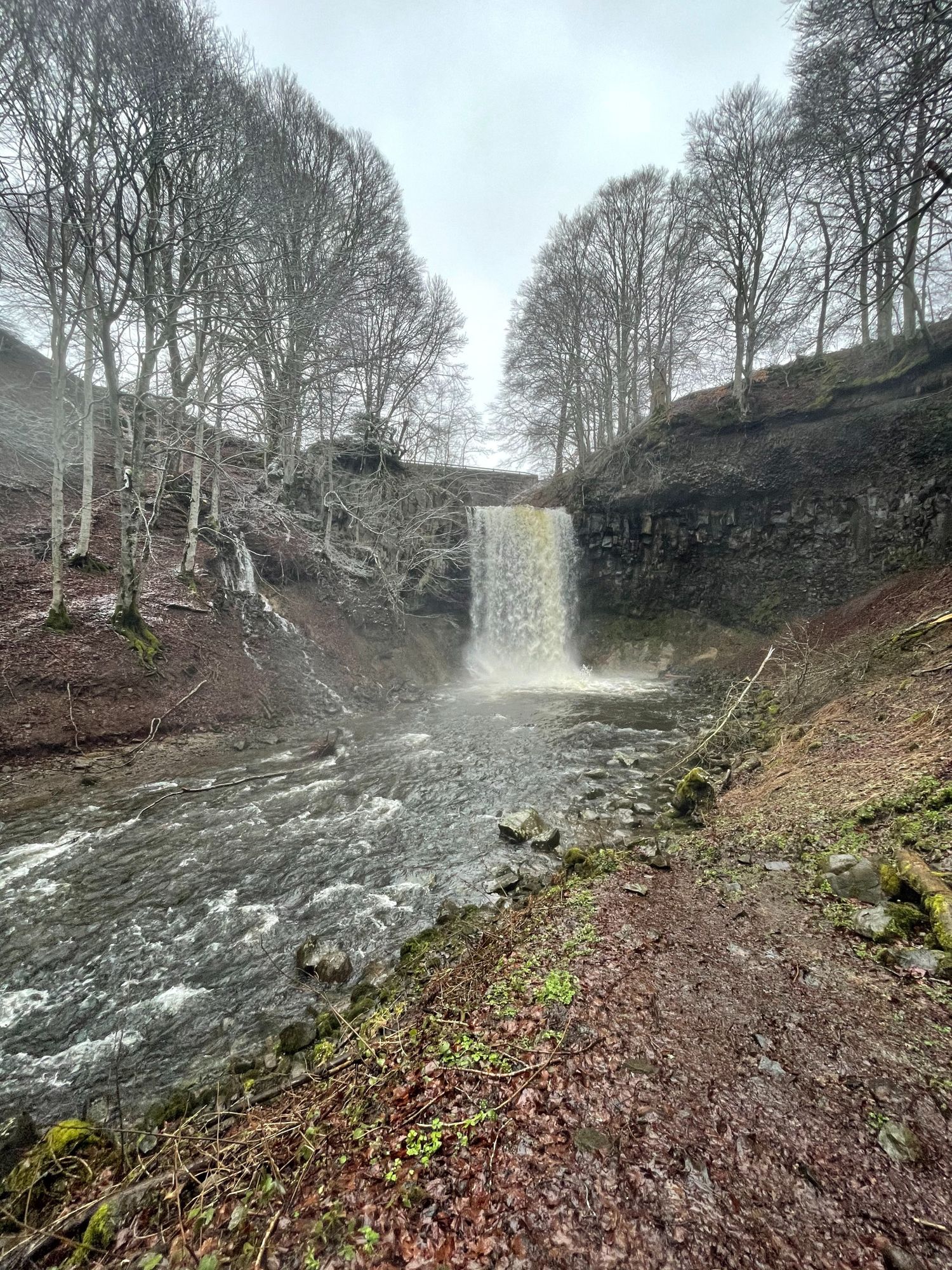 Cascade d'Egliseneuve-d'Entraigues