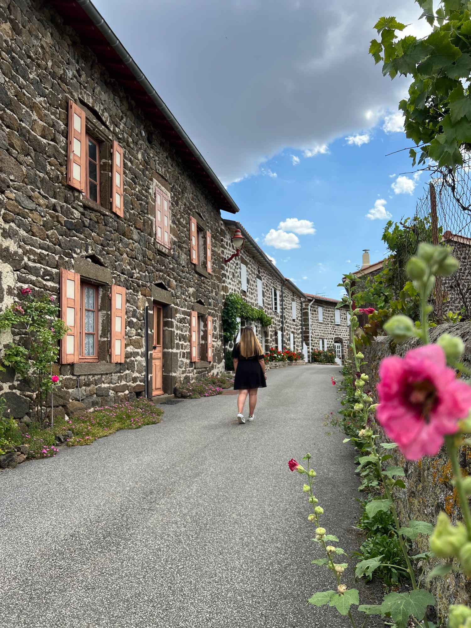 Dans les rues du village de Polignac