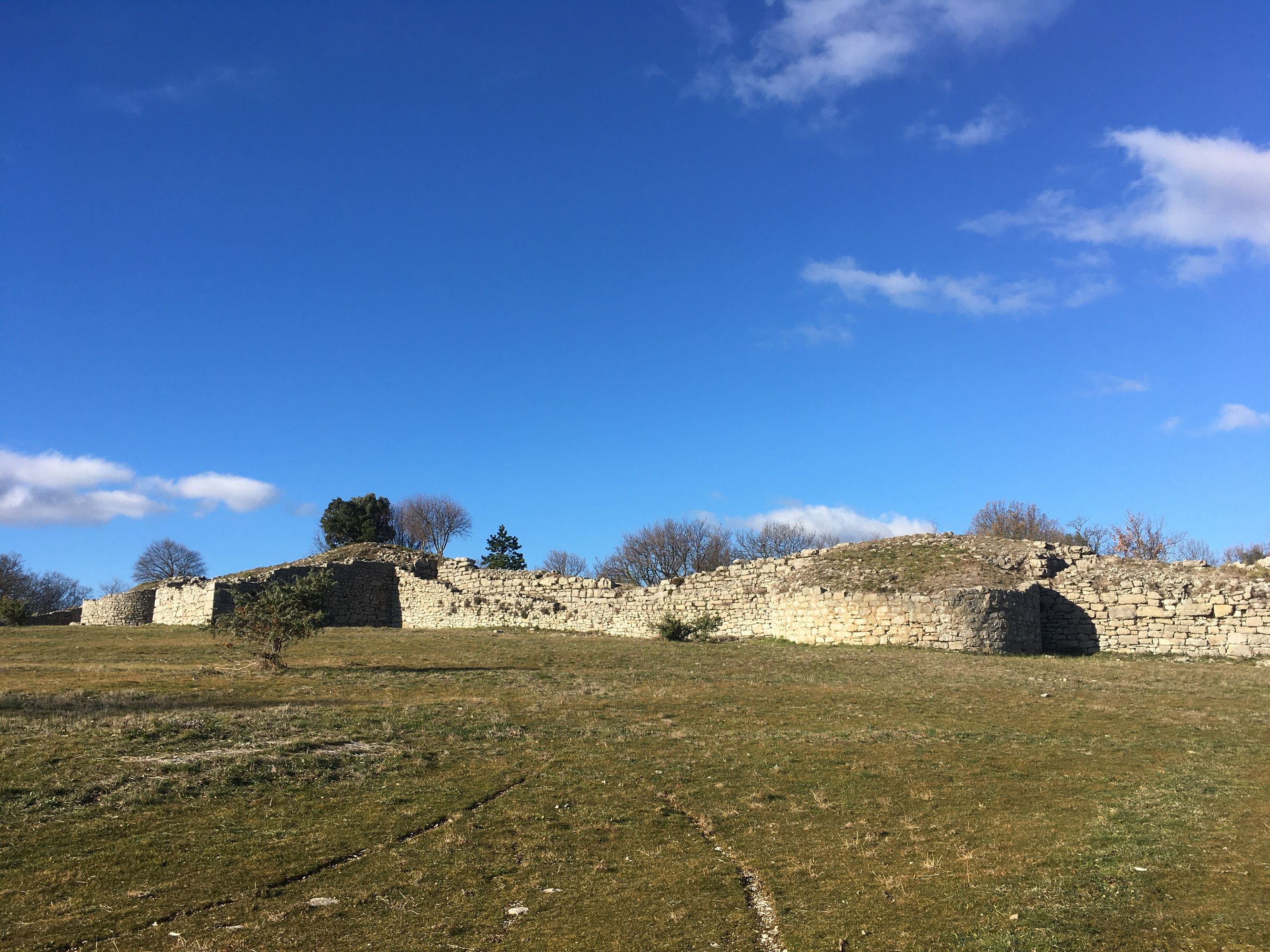 Oppidum de Jastres, village gaulois, capitale helvienne, patrimoine Ardèche
