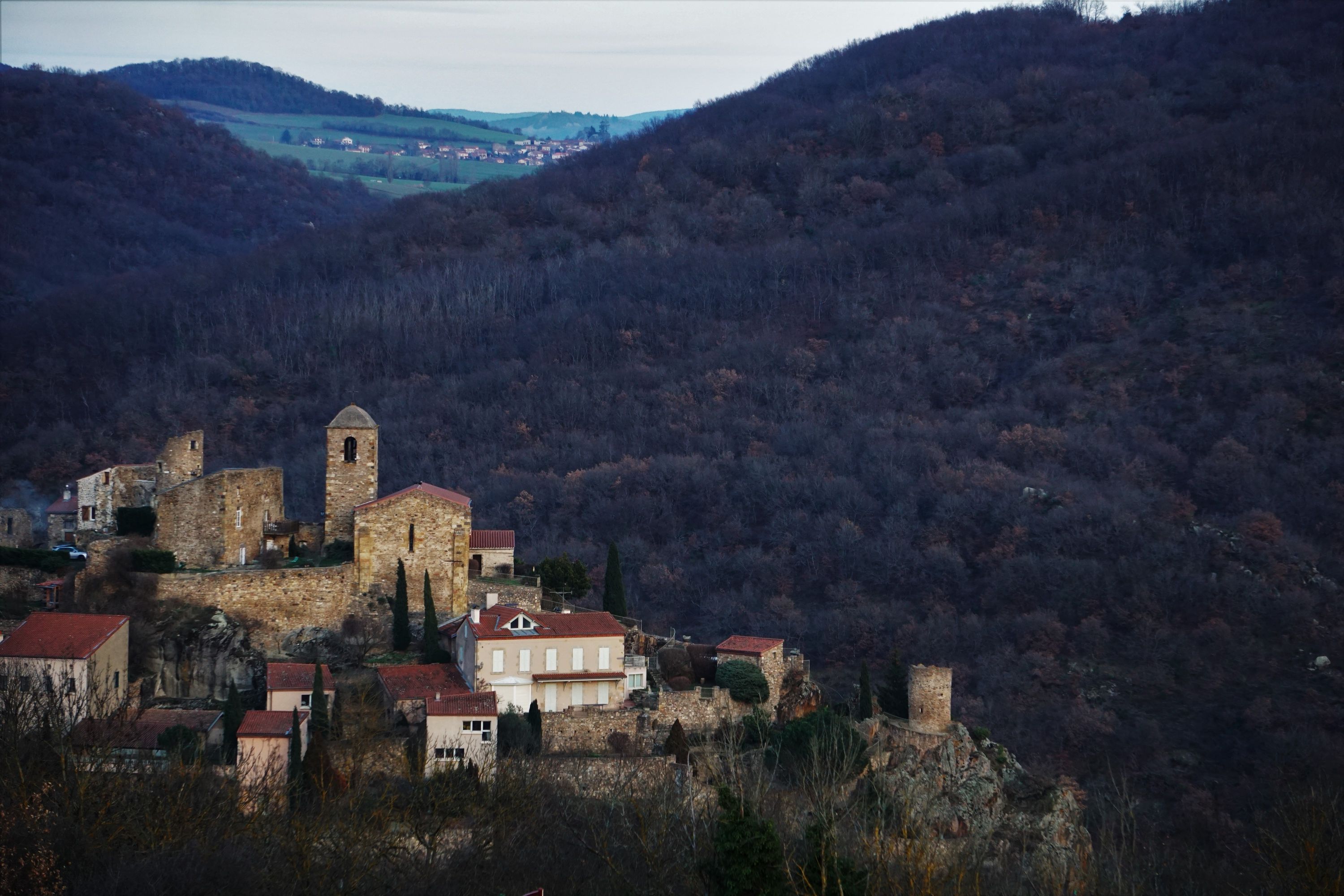 Le village de Saint-Yvoine dans le Puy-de-Dôme