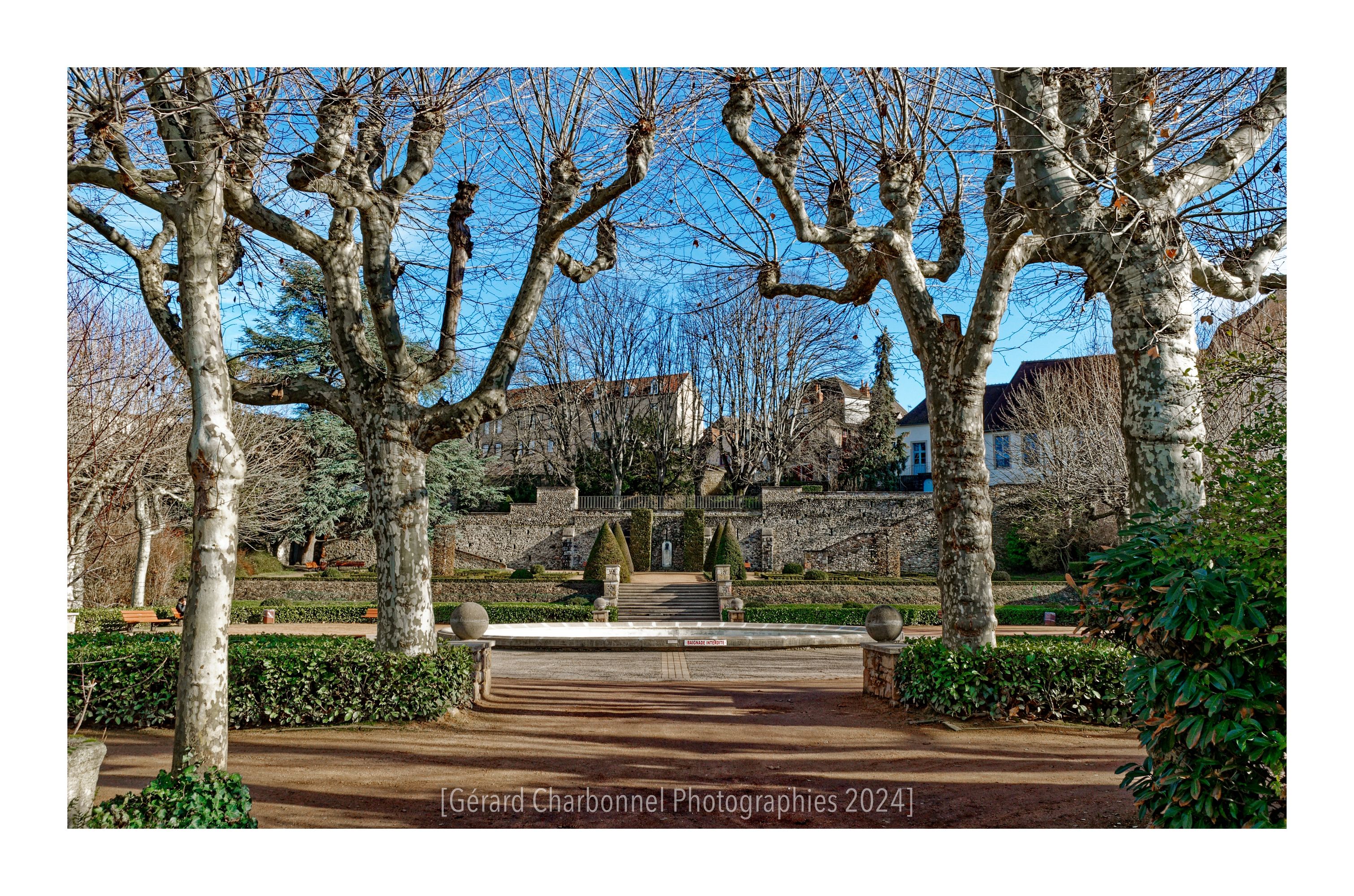 Entrée principale du jardin Wilson à Montluçon (Allier Bourbonnais)