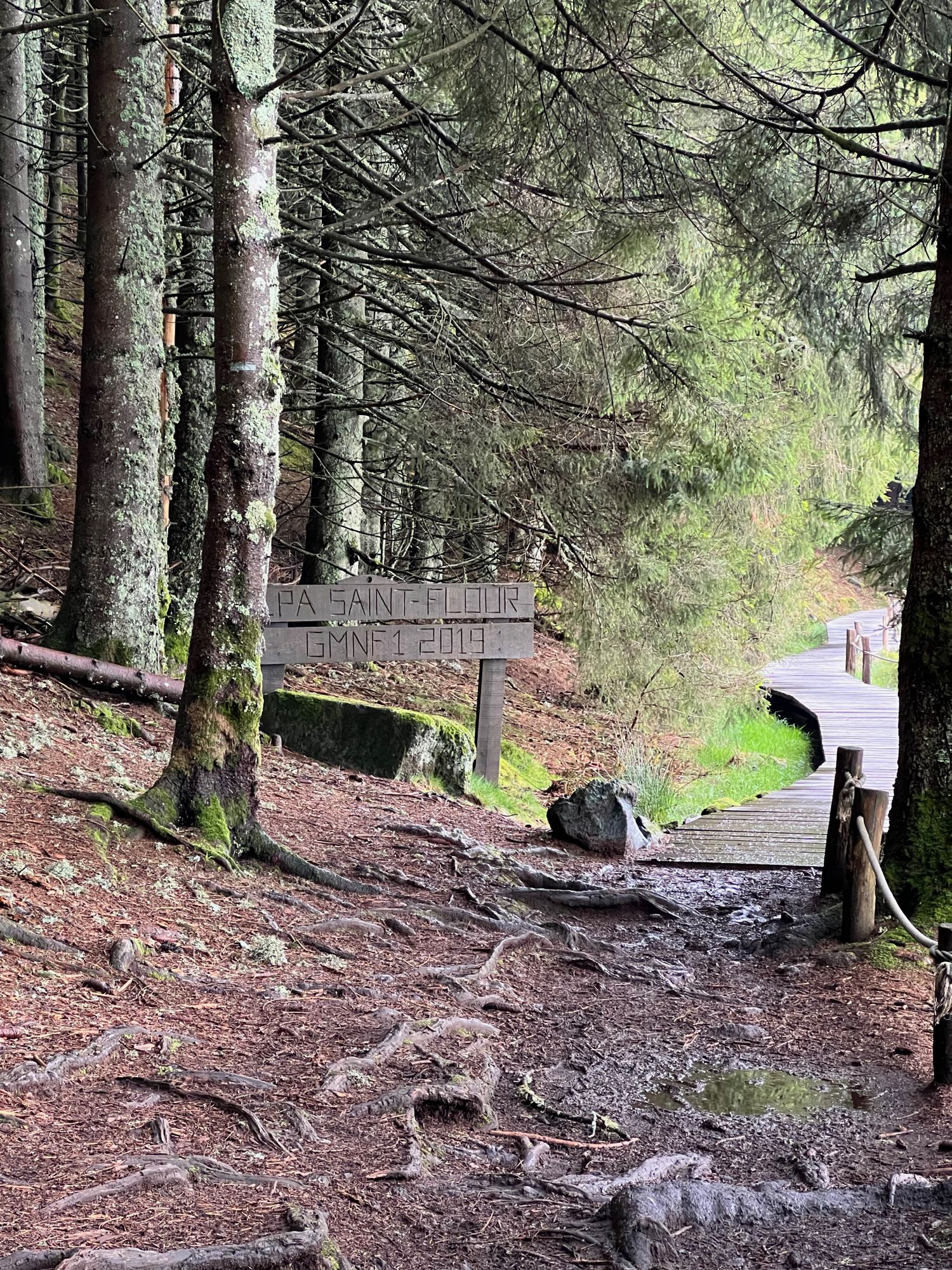 Sentier autour du Lac de Servières