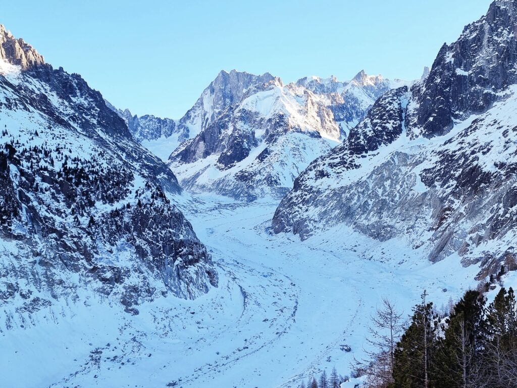 grand angle de la mer de glace à Chamonix
