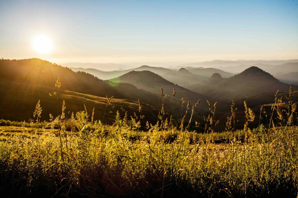 Lever de soleil sur les sucs du Mézenc en Haute-Loire