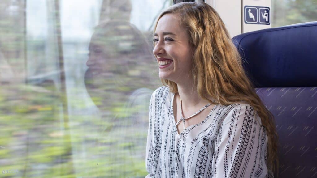 Portrait d'une cliente dans un TER régiolis