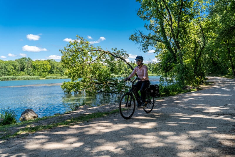 Viarhôna autour du Grand Parc Miribel Jonage dans le Rhône (69)
