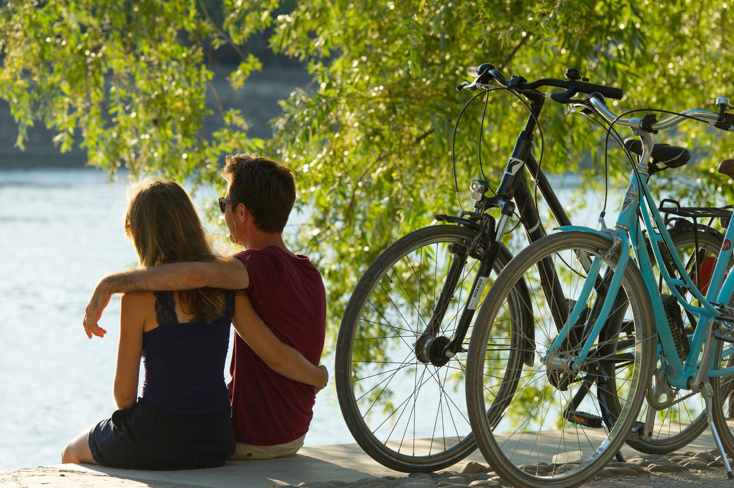 cyclistes au bord du Rhône sur la véloroute ViaRhône