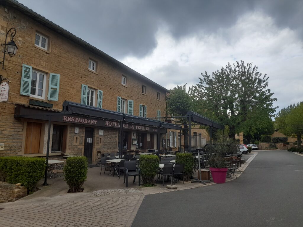 Restaurant la feuillée, à Theizé, village des pierres dorées