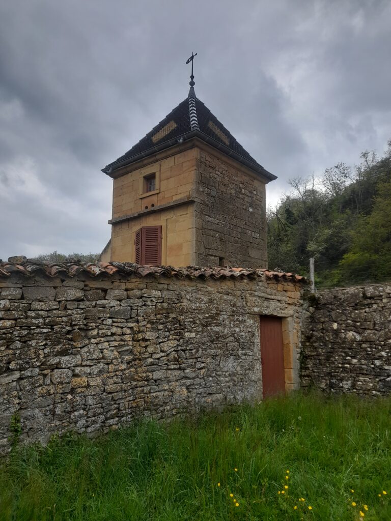 Le clos du château de Rochebonne