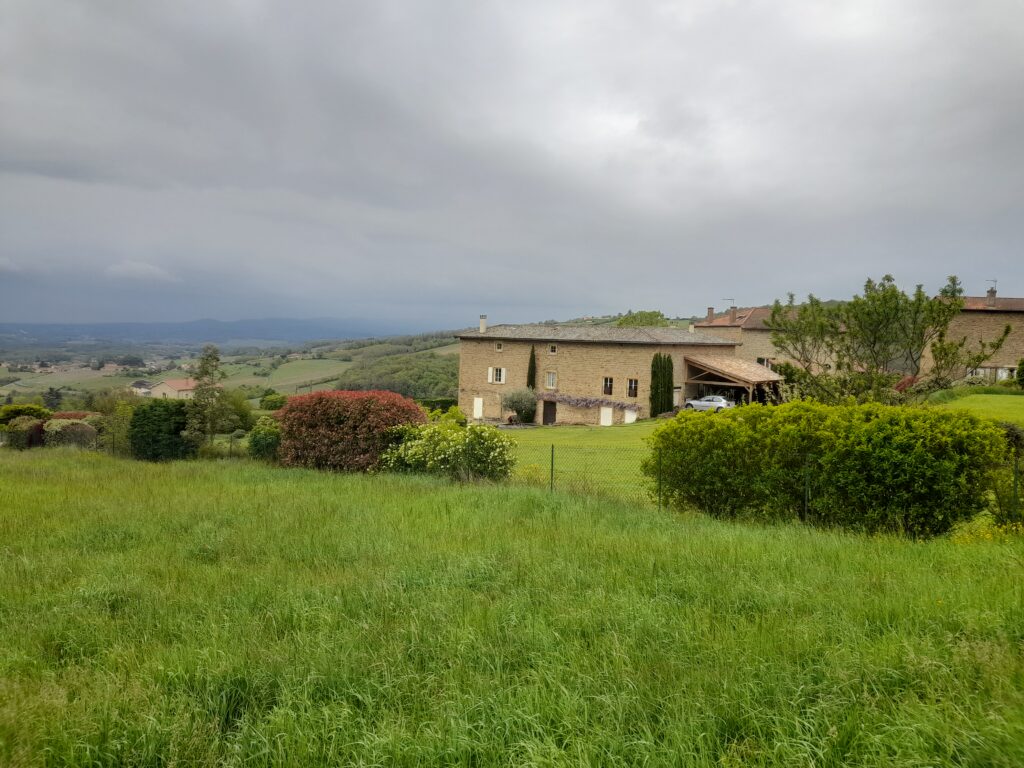 maison, à Theizé, village des pierres dorées