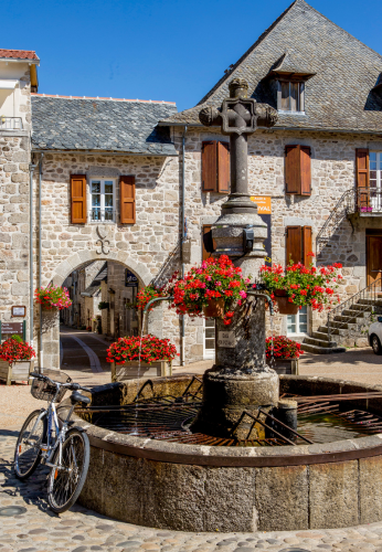 Marcoles, petite cité de caractère en Auvergne-Rhône-Alpes