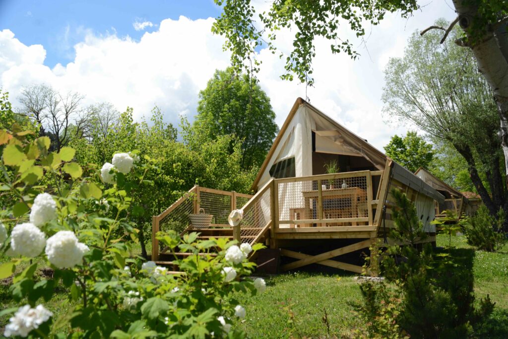 Cabane en toile du camping "Champ la Chèvre" dans le parc naturel régional Vercors
