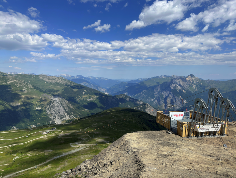 Tyrolienne géante à Valloire en été