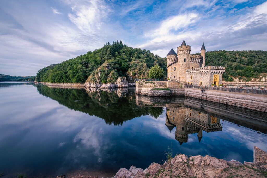 Château de la Roche sur la Loire, à Saint-Priest-la-Roche - Roannais (42)