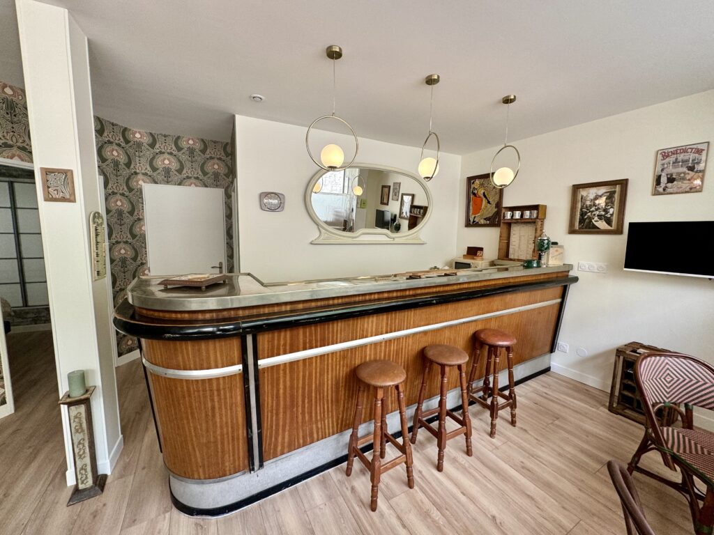 Intérieur du Grand Café de Bed in Shop à Romans-sur-Isère