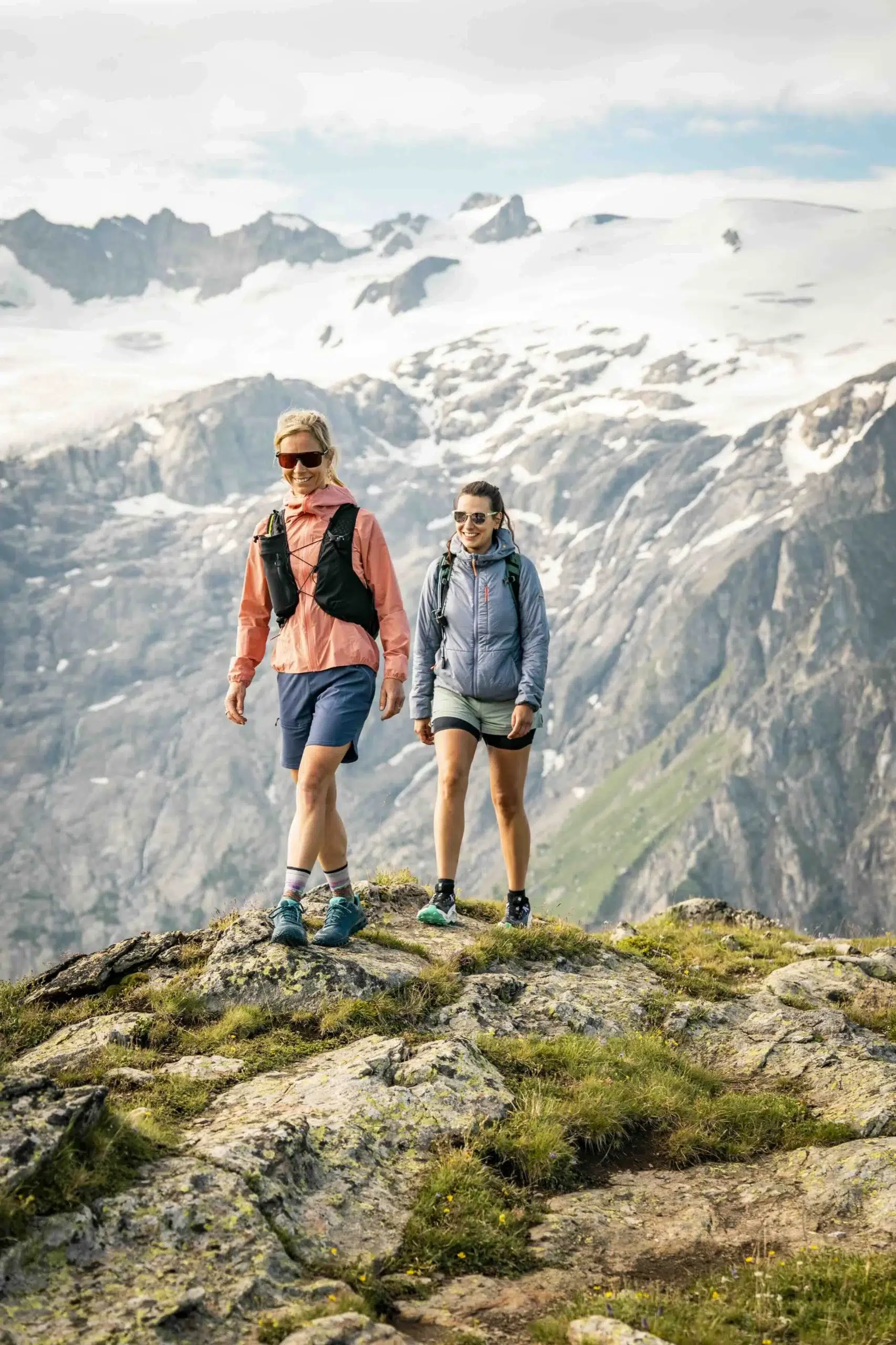 Deux randonneuses Oisans - PN Ecrins (38)