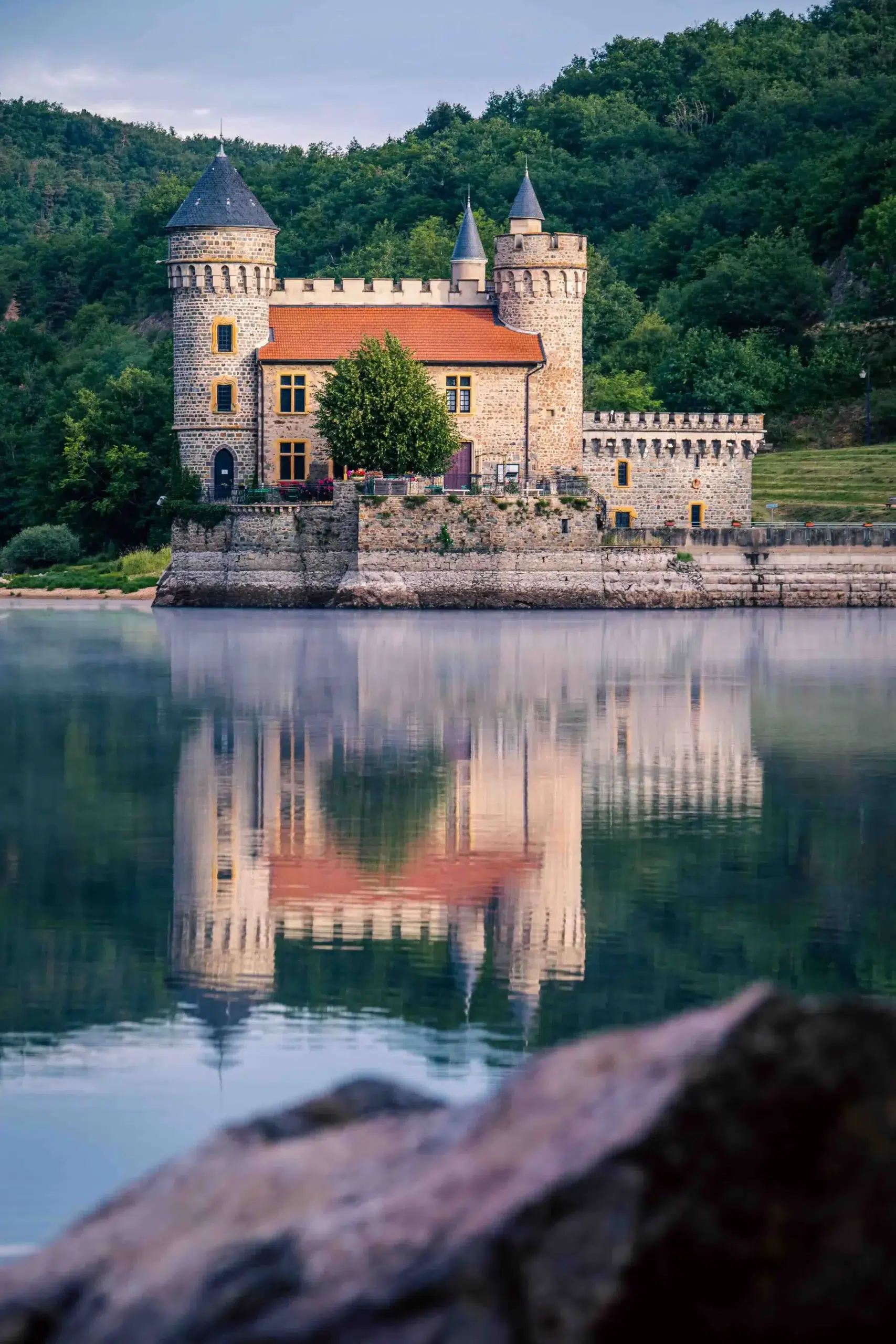 Château de la Roche sur la Loire, à Saint-Priest-la-Roche - Roannais (42)