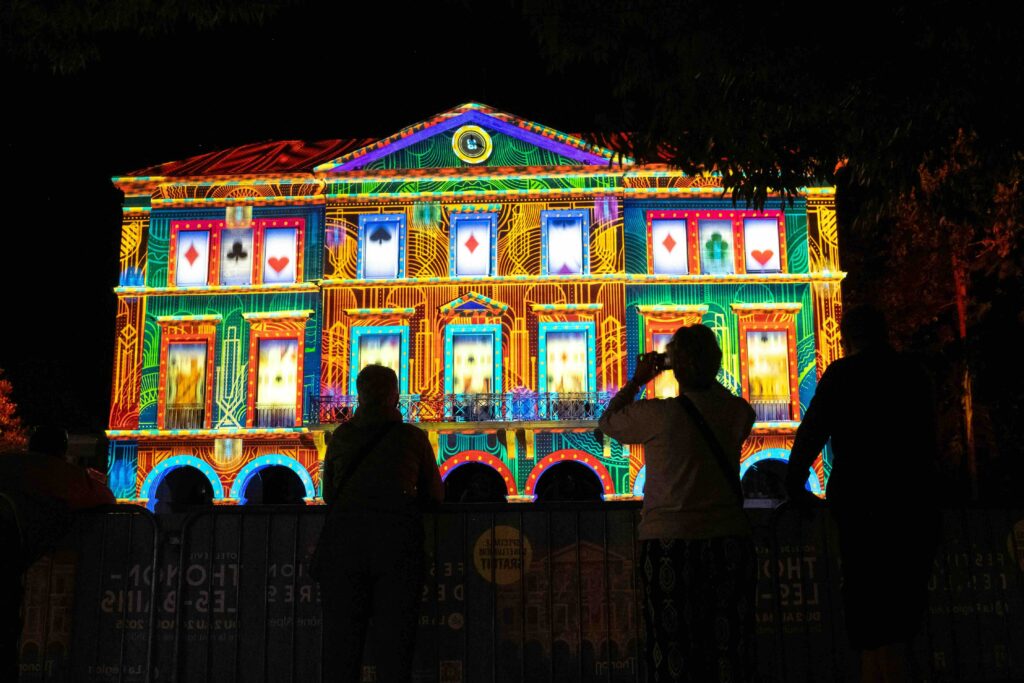 Thonon-les-bains (74): Spectacle gratuit son et lumière La Région des Lumières, projection. mapping sur la façade de l'hôtel de ville