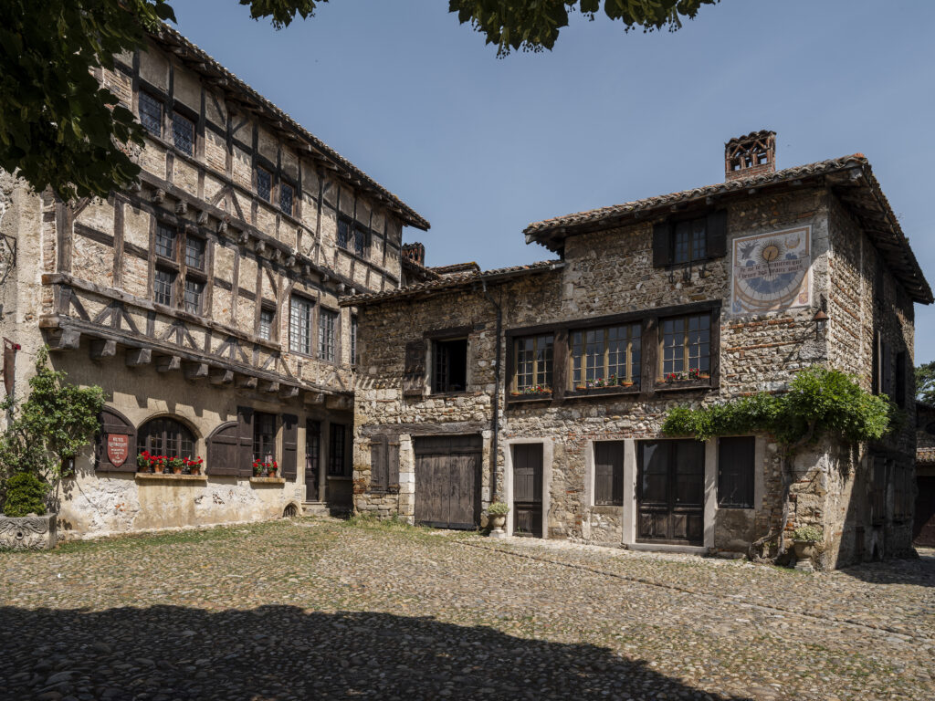 Pérouges, village médiéval - Dombes (01)